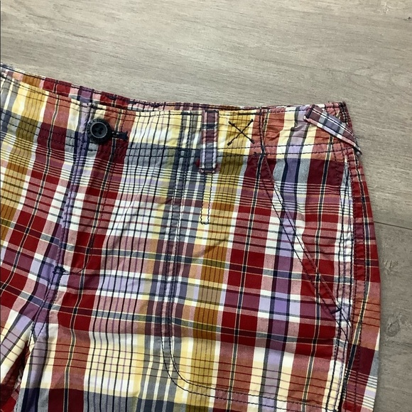 Women's Eddie Bauer 8 M Medium Shorts Mercer Fit Khakis Chino Bermuda Red Blue - Picture 5 of 10
